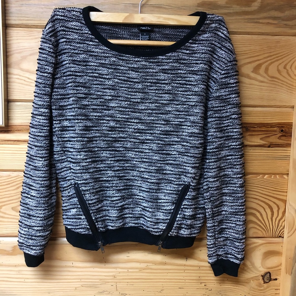Sweatshirt